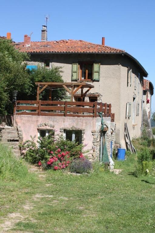 Gites Des Esselards Yzeron الغرفة الصورة